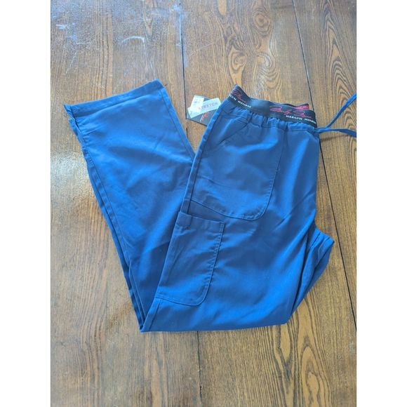 NWT  mediChic Marilyn Monroe stretch scrubs  SZ L - Picture 12 of 13